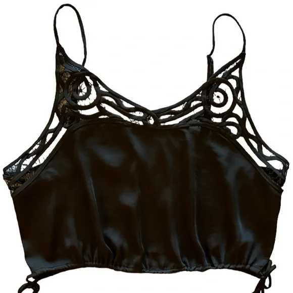 Intimately Free People Black Lace Top Size Medium NWT Excellent Condition! - Picture 3 of 13